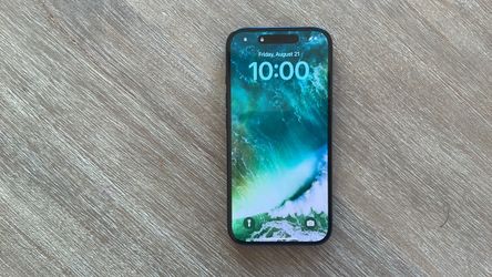iPhone 16