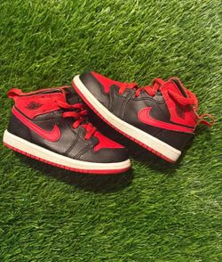 Kid shoes Jordan’s size 8c used no box
