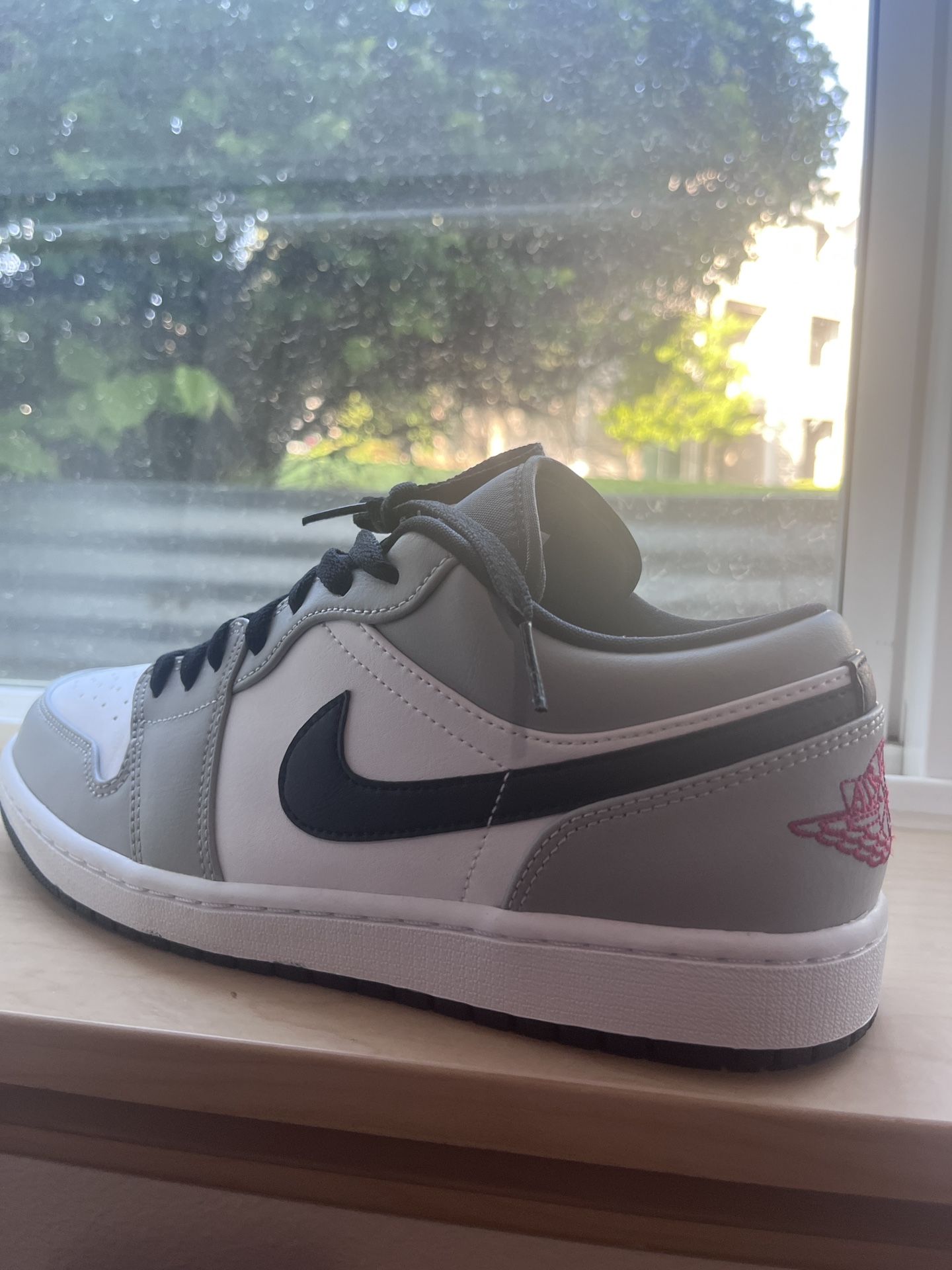 Jordan 1 Lows ( Wolf Grey) /Trades