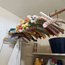40 Knitted hangers