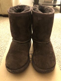 UGG Boots Chocolate Size 7