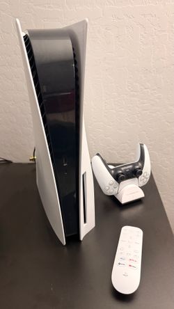 PS5 - Disc w/ Dual Sense & Media Remote