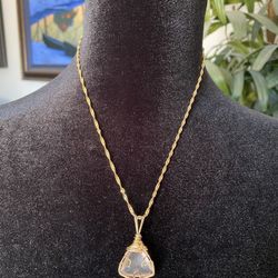 Stunning Rose Quartz On Italian Made Gold Chain 