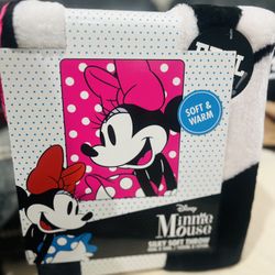 NEW SOFT SILKY DISNEY Minnie Mouse Throw