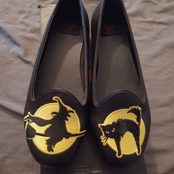 Strange Coven Witch And Cat Flats 