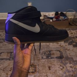 Black Nike Shoes