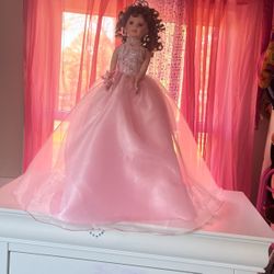 Muñeca De Porcelana De Quinceañera Como Nueva 