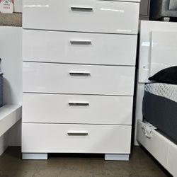 $799 White 5-Drawer Chest – Classic Design, Smart Storage 