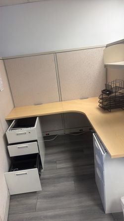 L-Shaped Office Cubicle Workstation with Panels