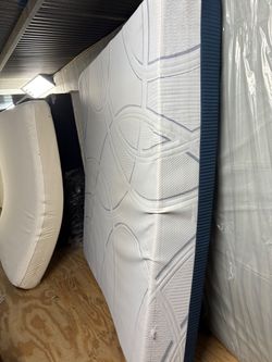 White Quilted Mattress with Blue Border king