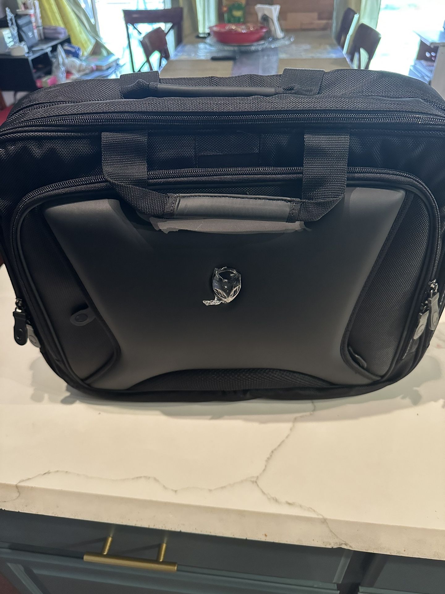 Mobile Edge Orion 2.0 Messenger Bag, Specifically Designed for Alienware Gaming Laptops 17" - Checkpoint Friendly, ME-AWMC2.0