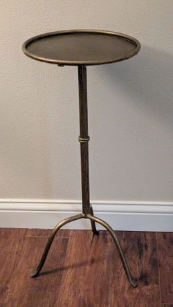 Small brass side table /plant stand