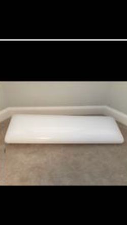 Ceiling Light fixture Large (Free delivery To 5 Cities, In 3 CTY(practically New)