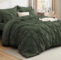 Bedsure King Size Comforter Set Olive Green - Bed in a Bag Bedding Set 7 Pieces, GentleSoft™ Pintuck Bed Set Gift for Family, All Season Down Alternat