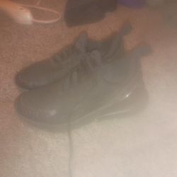 Selling Nike 270 Size 4 Color All Black