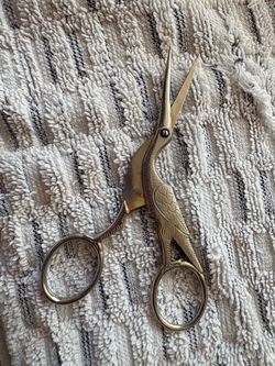 Embroidery scissors