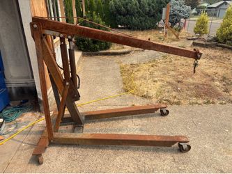Red Arrow Tow Bar Mfg. 8000/3000 pound cherry picker engine hoist.
