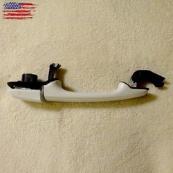 04 - 07 VOLVO S40 V50 FRONT RIGHT PASSENGER DOOR EXTERIOR HANDLE WHITE OEM