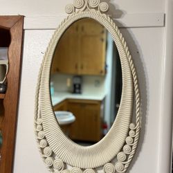 Vintage Oval Wall Mirror – Hollywood Regency / Boho Chic – 1970s