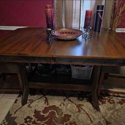 Dining Room Table With Extender And 4 Chairs