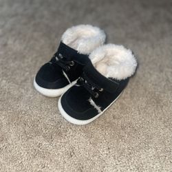 Baby Fur Boots Size 2 – Cozy & Cute