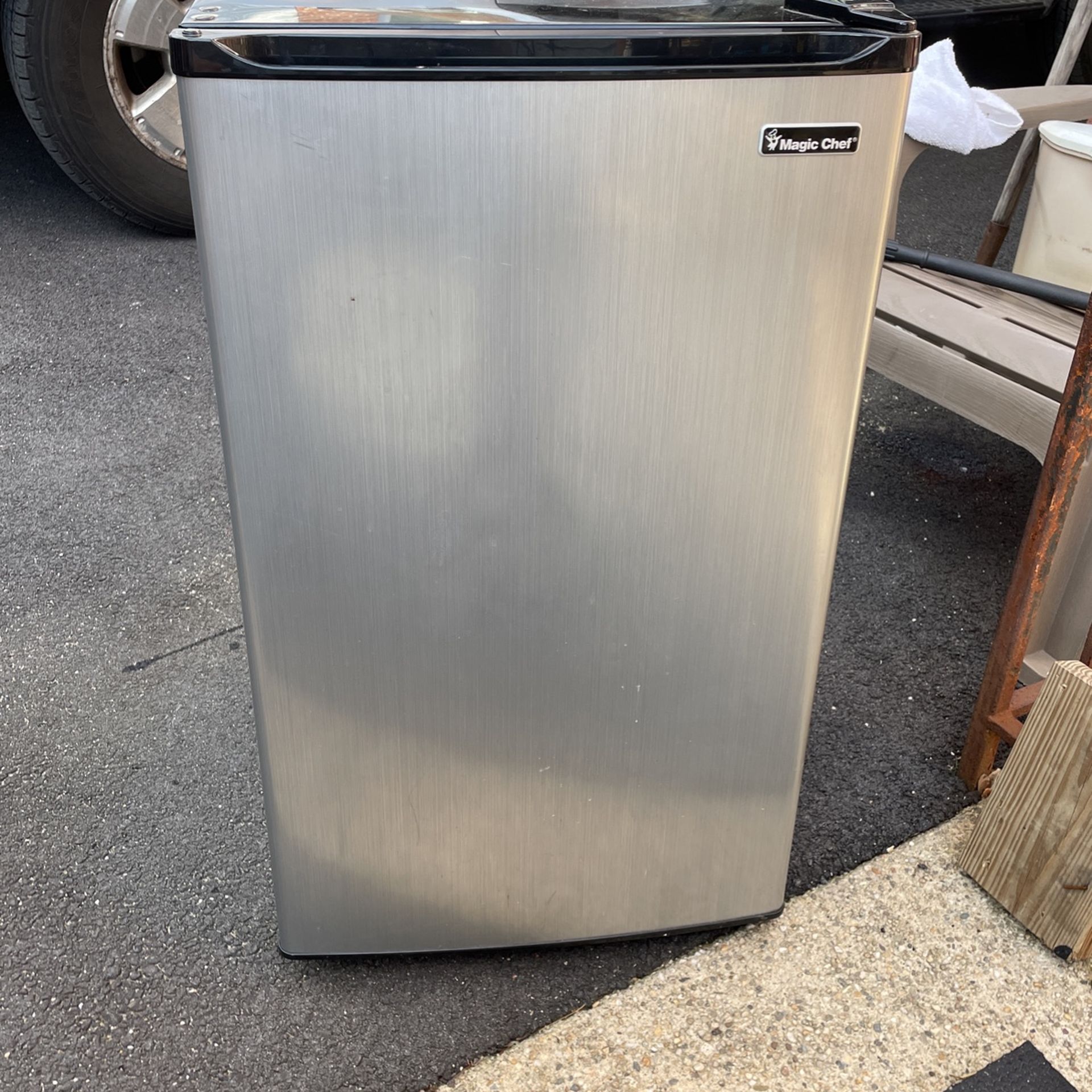 Magic Chef Mini Fridge