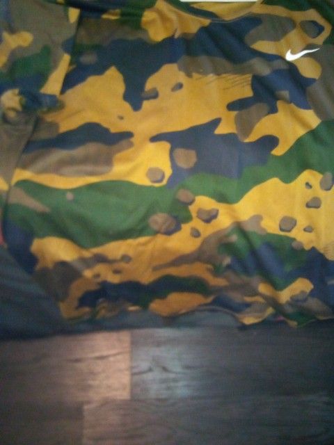 Nike Camo Shirt Dryfit