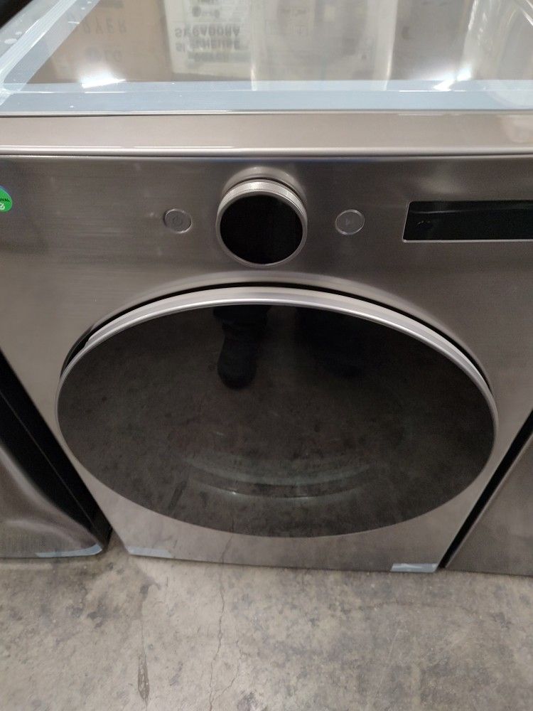 LG 27 Inch Electric Smart Dryer, Scratch & Dent