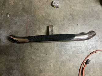 Broadfeet hitch step