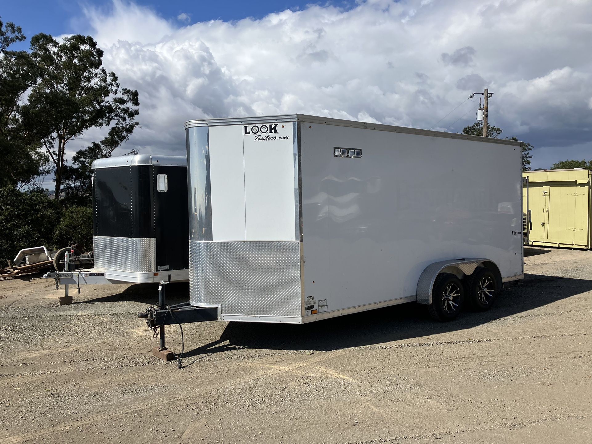 2016 Enclosed 18ft Car Cargo trailer 