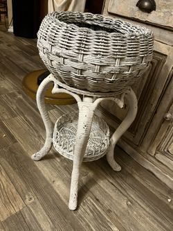 Vintage White Wicker Plant Stand