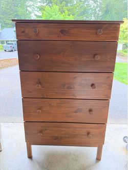 Modern Ikea 5 drawer dresser (DELIVERY AVAILABLE)