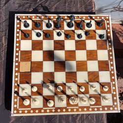 Mable And Bone With Wood Chest Set 