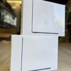 MacBook Air M2 Chip (Latest Model)