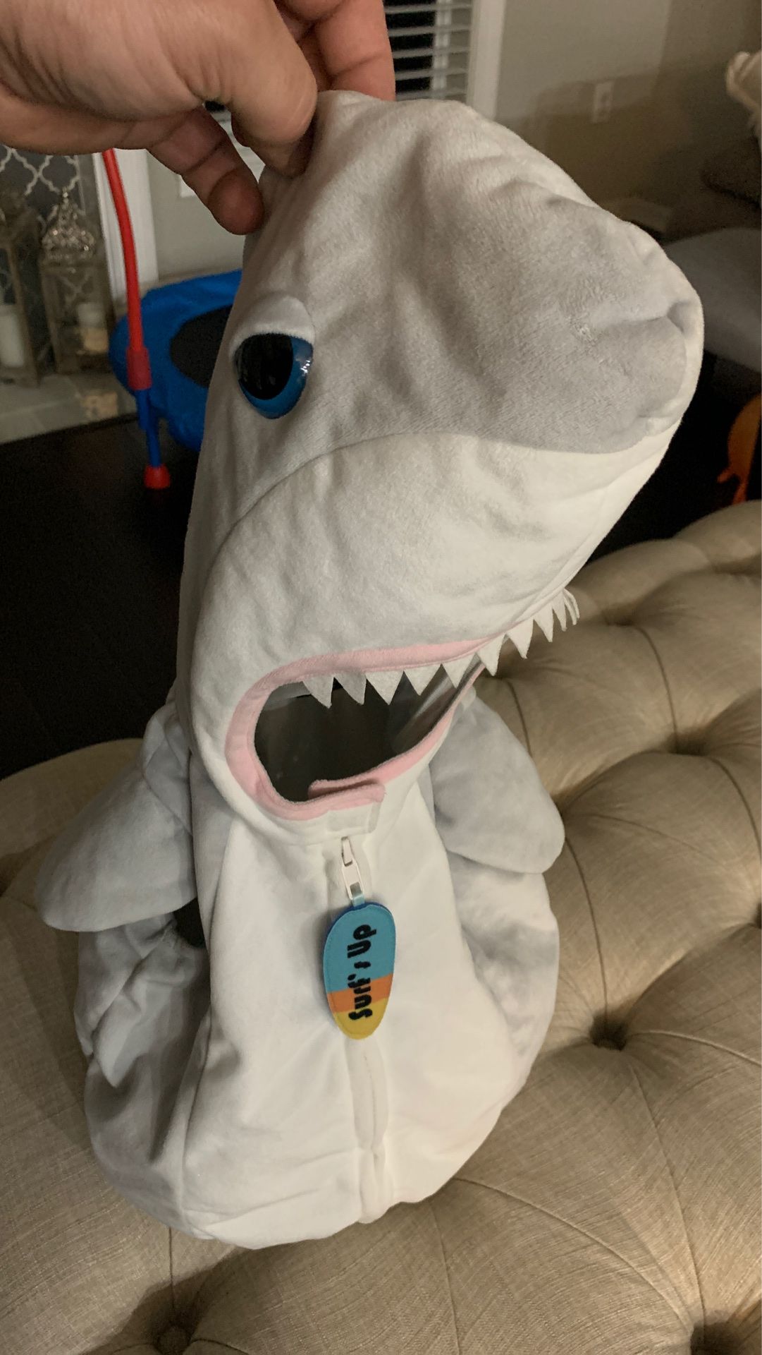 Baby shark costume size 18months