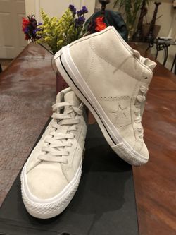 Brand new conversé unisex and then you see the other things I have