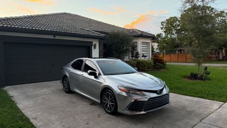 Toyota Camry 2022 XLE Hibrid