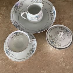 Beautiful Premiere FineChina Ware From Japan  Margret 555