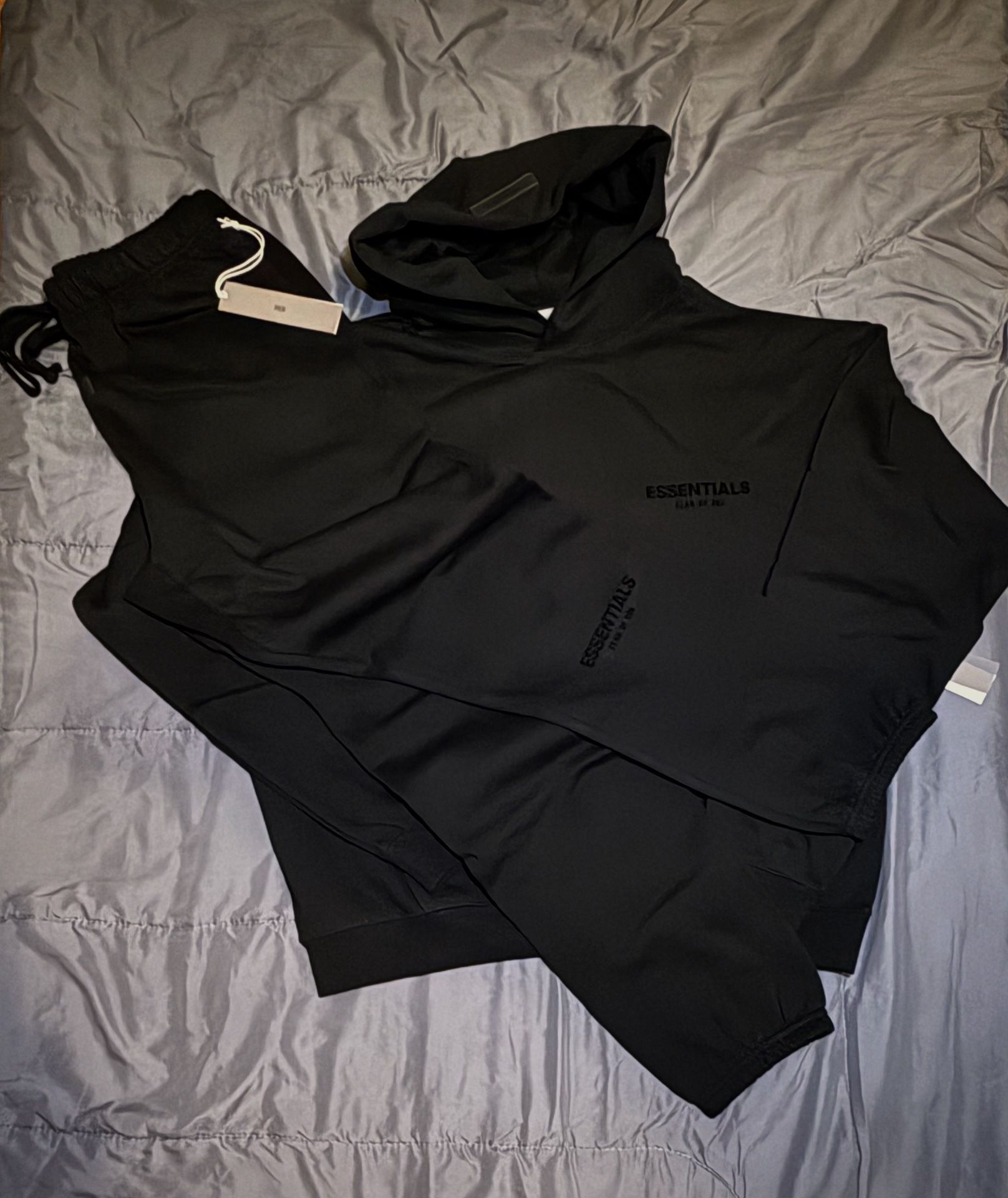 Black Essentials Set ✅📲