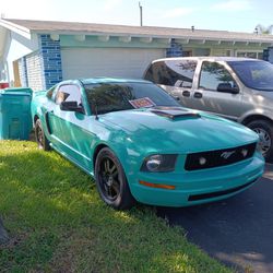 2007 Ford Mustang "Heat" Edition. V6, 5-speed