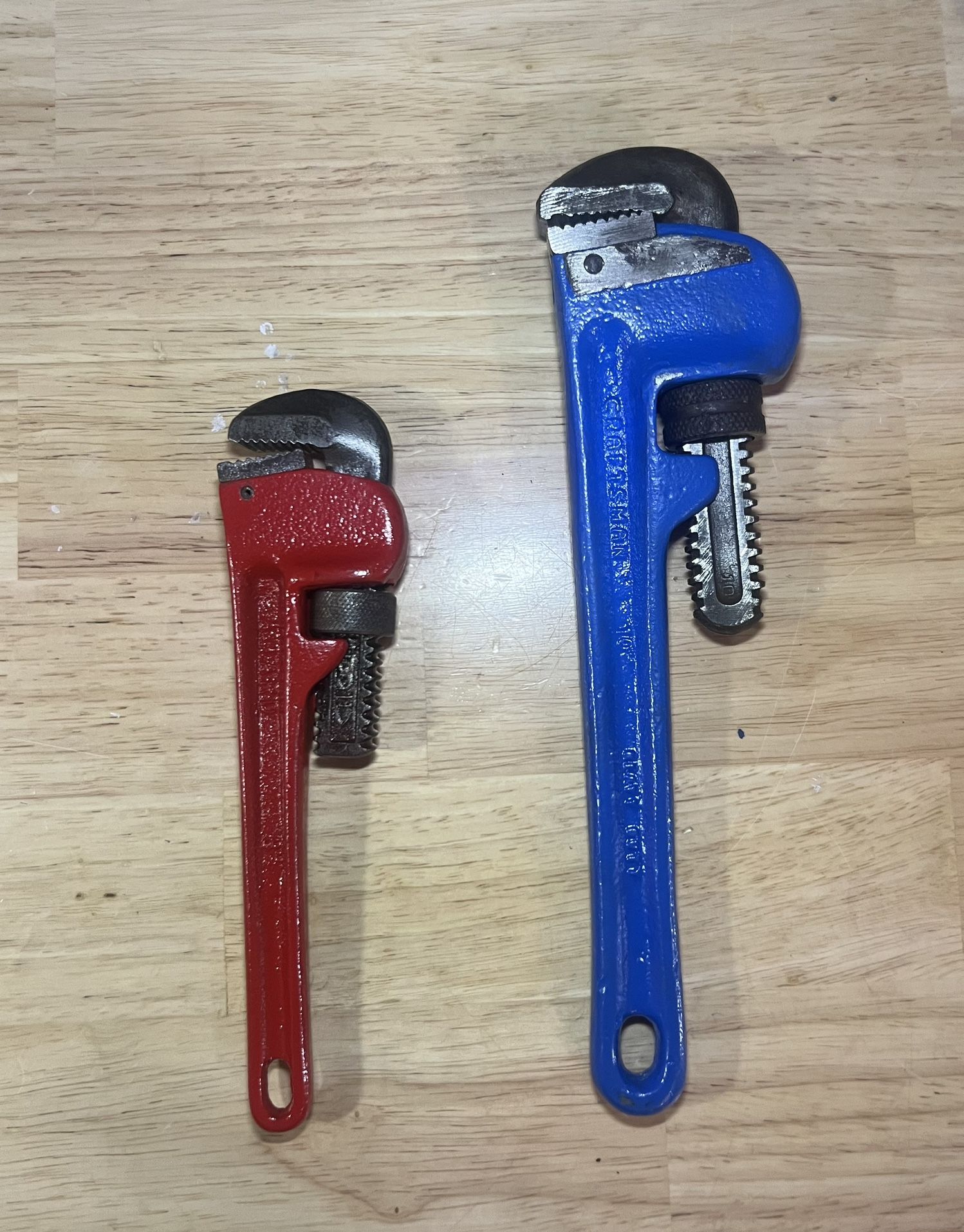 Pipe wrenches