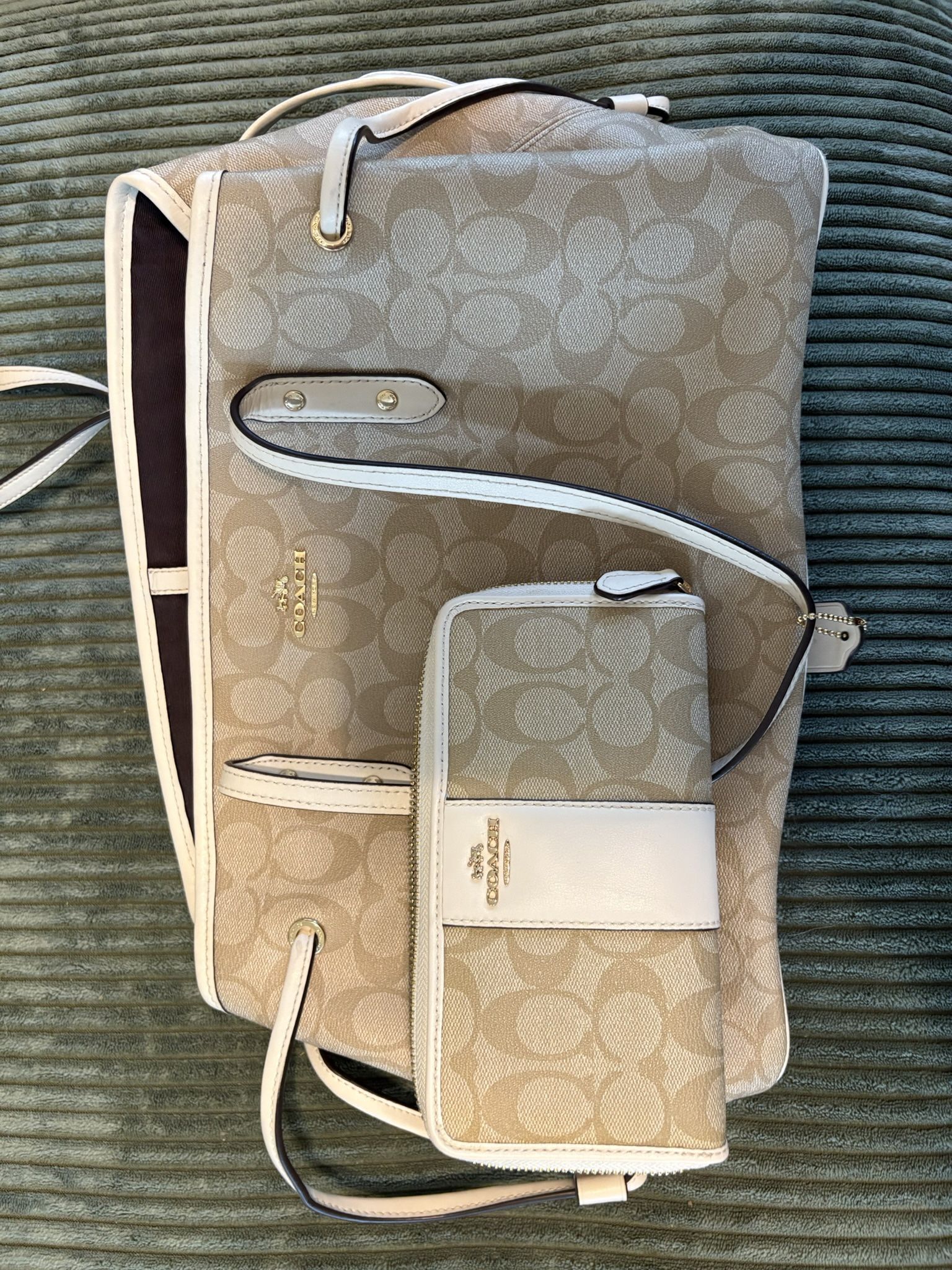Coach Tote With Wallet