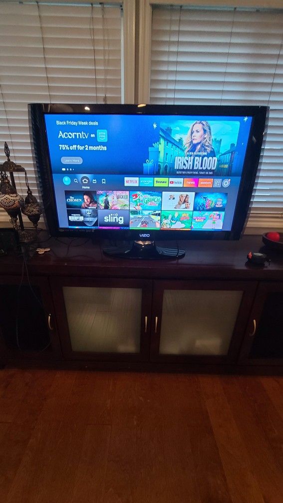 NOT SMART - VIZIO 42 INCH TV