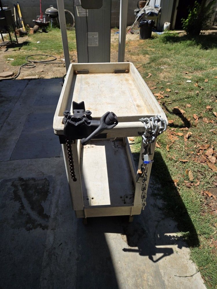 Rubbermaid Cart