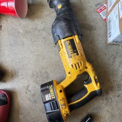 Dewalt Sawzall W/ Battery 