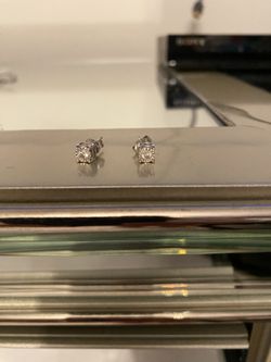 Diamond. Earrings White Gold