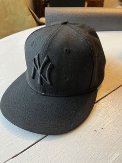 Black Yankees Hat Size 57.7cm