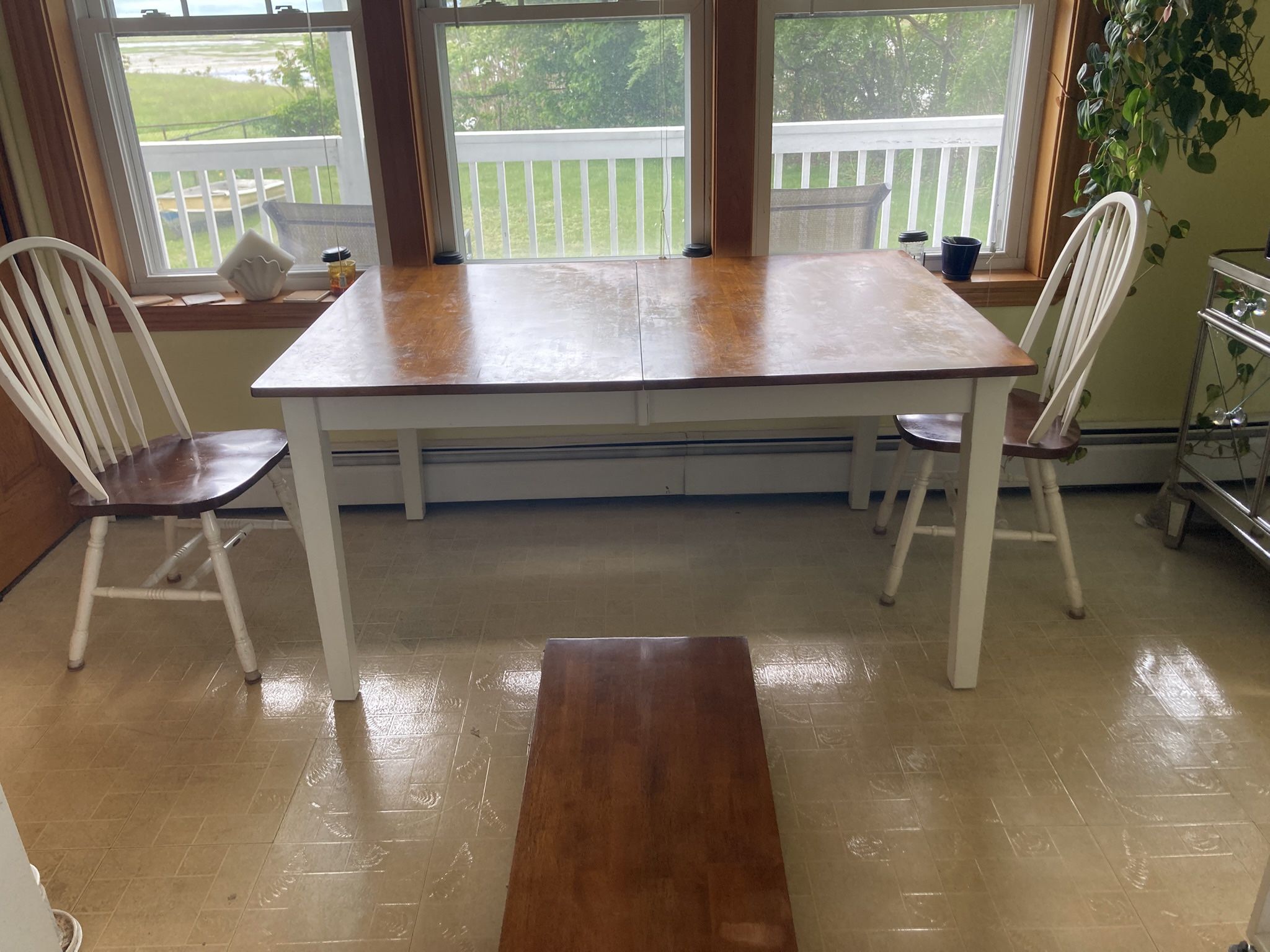 Quality Crate & Barrel Table (8 Chairs and Leaf)