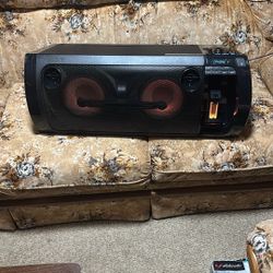Sony RDH-GTK37iP Portable Party System Wireless Speaker with Bluetooth alto power