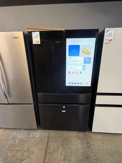 Samsung Bespoke 29 Cu Ft Four Door Refrigerator With Ai Family Hub + In Charcoal Glass / Matte black 😍